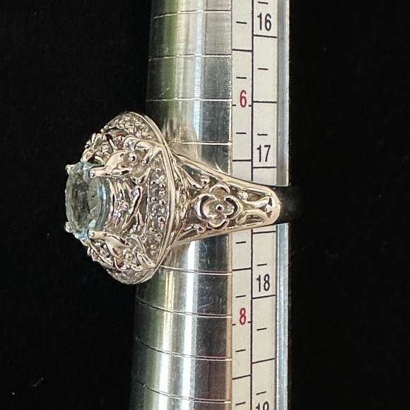 Victoria Wieck Aquamarine Ring. Set in Sterling Silver. Size 7 - Picture 3 of 9